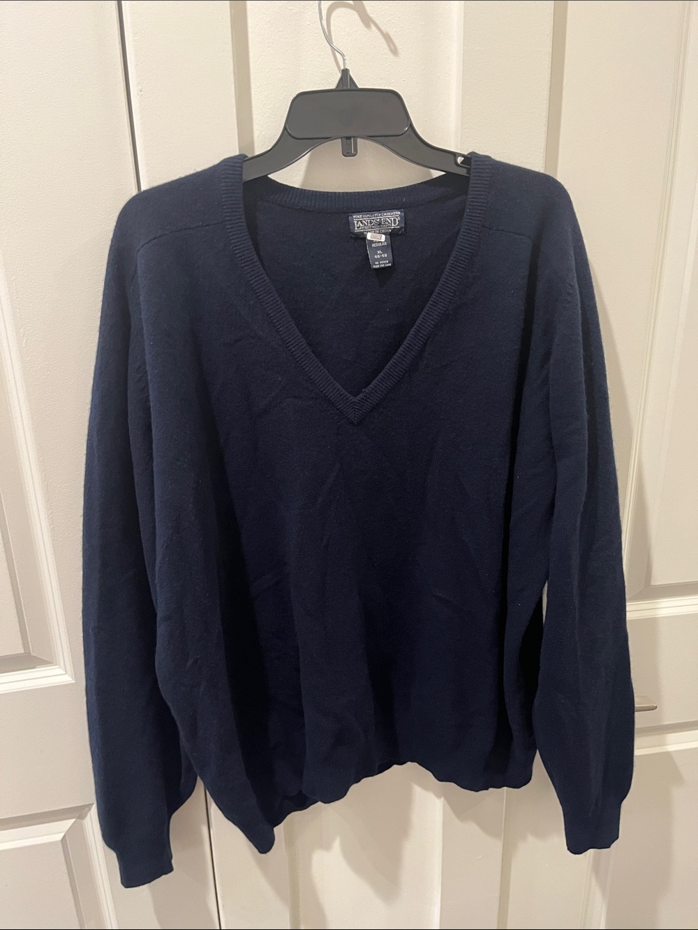 Men's LANDS END 100% 2 PLY CASHMERE Dark Navy V-Neck Sweater